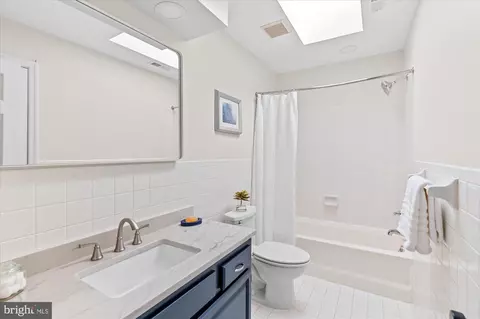 Bath - 8726 1st Ave, Silver Spring, MD 20910 photo 5 of 6
