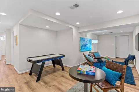 Living - 8726 1st Ave, Silver Spring, MD 20910 photo 4 of 6