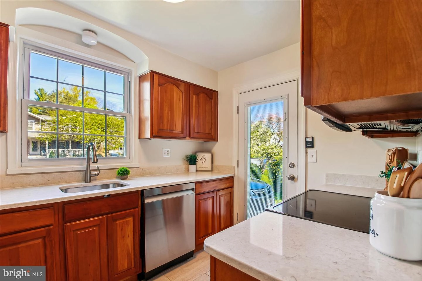 203 Lexington Dr, Silver Spring, MD 20901 photo 8