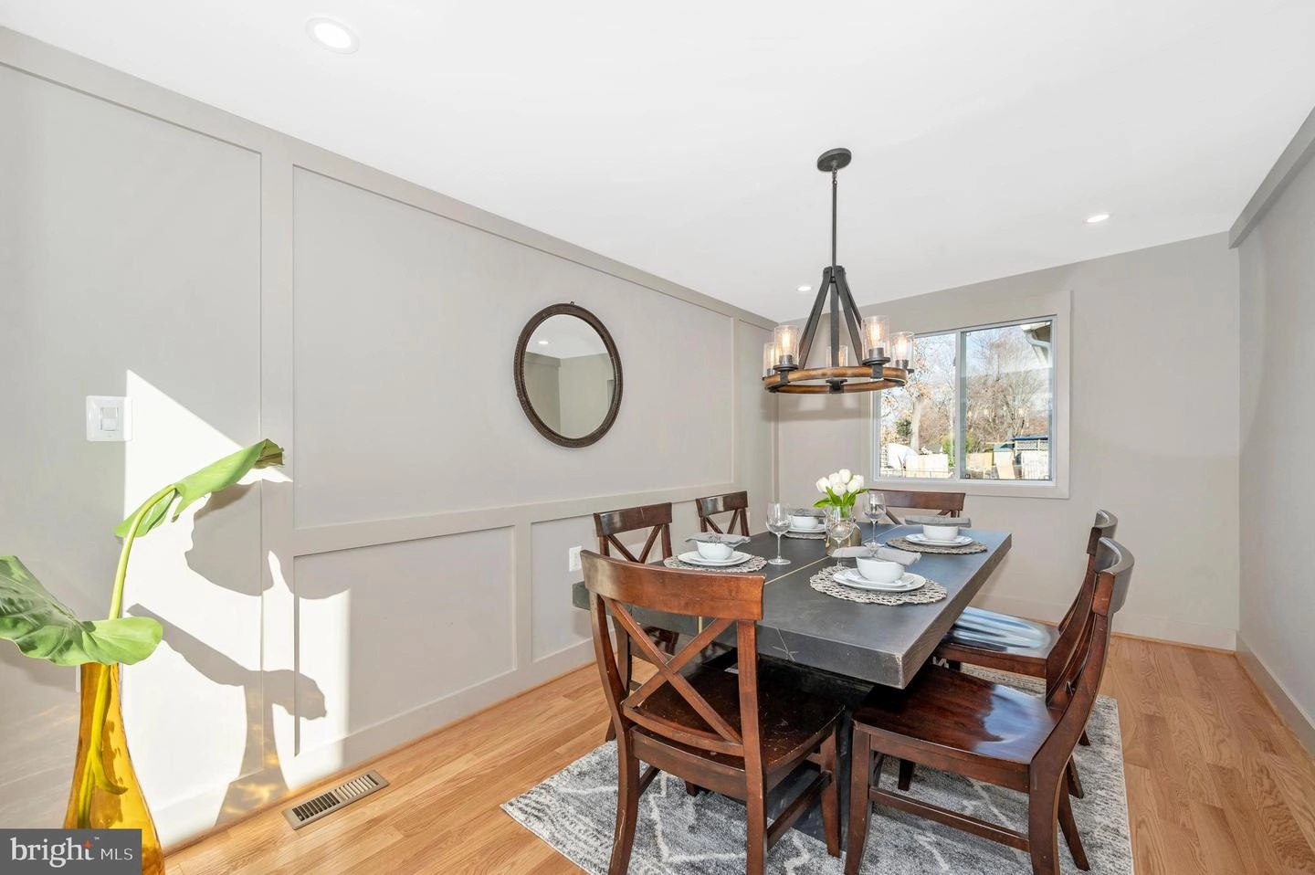 Dining - 10104 Renfrew Rd, Silver Spring, MD 20901 photo 2 of 2