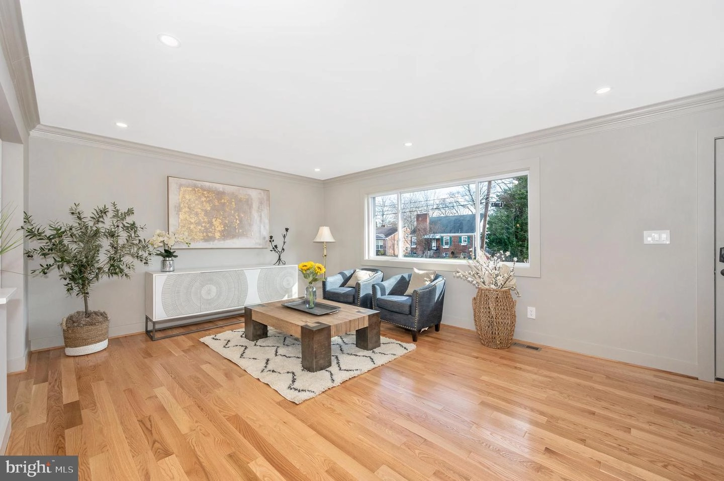 Living - 10104 Renfrew Rd, Silver Spring, MD 20901 photo 4 of 7
