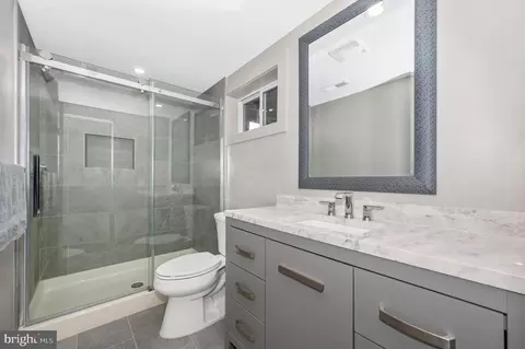 Bath - 10104 Renfrew Rd, Silver Spring, MD 20901 photo 5 of 5
