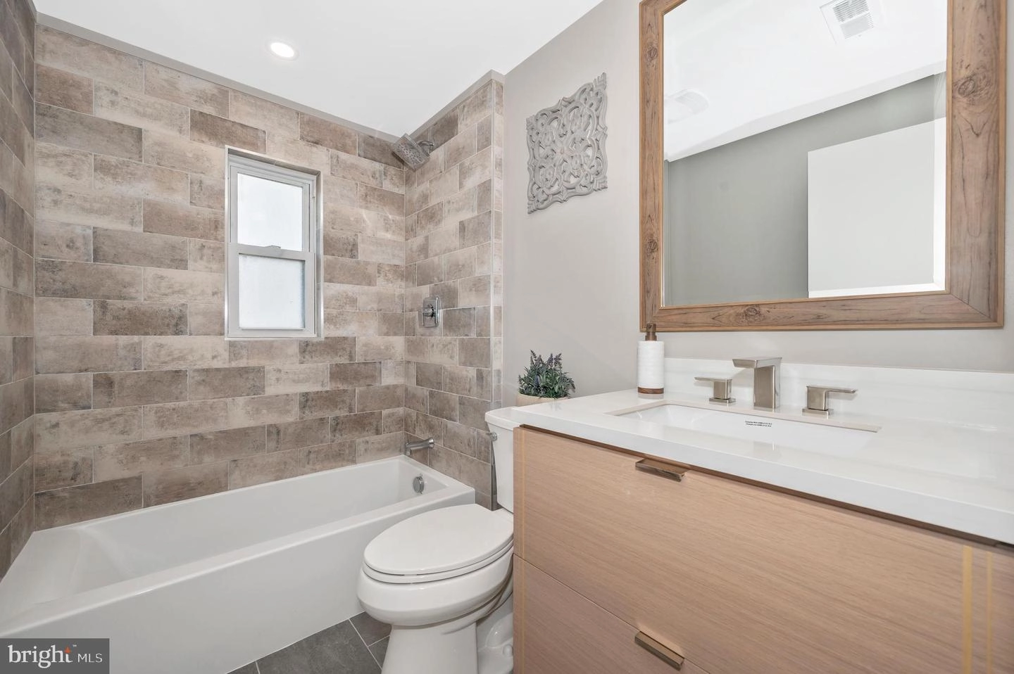 Bath - 10104 Renfrew Rd, Silver Spring, MD 20901 photo 3 of 5