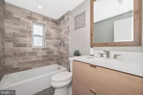 Bath - 10104 Renfrew Rd, Silver Spring, MD 20901 photo 3 of 5