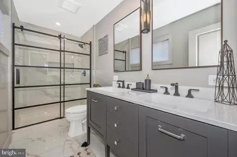 Bath - 10104 Renfrew Rd, Silver Spring, MD 20901 photo 1 of 5
