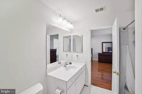 Bath - 21706 Gorman Dr, Boyds, MD 20841 photo 3 of 7