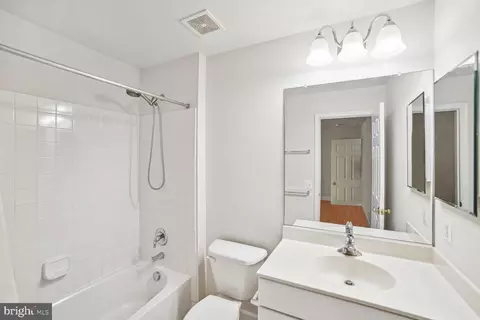 Bath - 21706 Gorman Dr, Boyds, MD 20841 photo 5 of 7