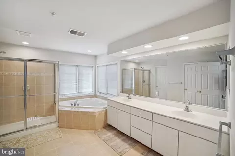 Bath - 21706 Gorman Dr, Boyds, MD 20841 photo 6 of 7