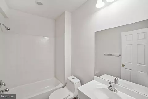 Bath - 21706 Gorman Dr, Boyds, MD 20841 photo 2 of 7
