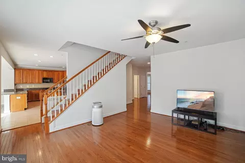Living - 21706 Gorman Dr, Boyds, MD 20841 photo 3 of 5