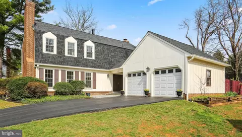 12321 Coppola Dr, Potomac, MD 20854