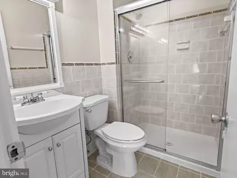 Bath - 10735 Bucknell #17, Silver Spring, MD 20902 photo 2 of 4
