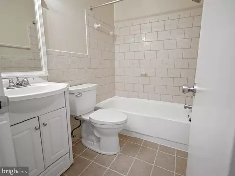 Bath - 10735 Bucknell #17, Silver Spring, MD 20902 photo 4 of 4