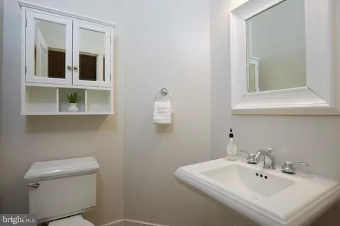 Bath - 2734 Cassedy St, Silver Spring, MD 20910 photo 1 of 5