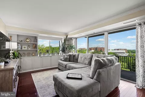 8315 N Brook Ln #2-905, Bethesda, MD 20814