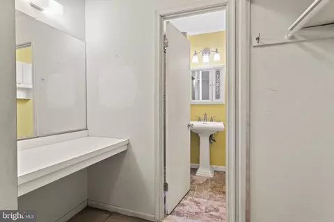 Bath - 3 Shuttle Ct, Gaithersburg, MD 20878 photo 3 of 5