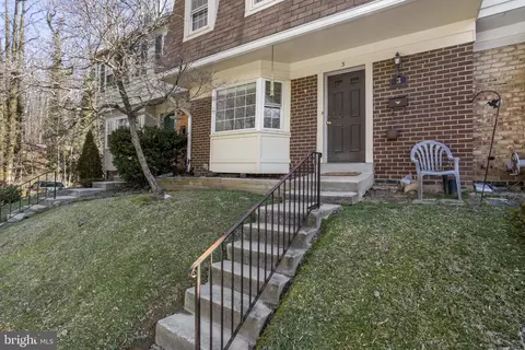Exterior - 3 Shuttle Ct, Gaithersburg, MD 20878 photo 2 of 7
