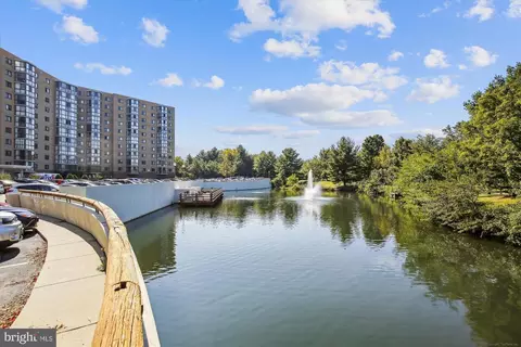 3330 N Leisure World Blvd #5-530, Silver Spring, MD 20906