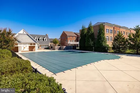 Exterior - 433 Hydrangea Pl, Gaithersburg, MD 20878 photo 9 of 11