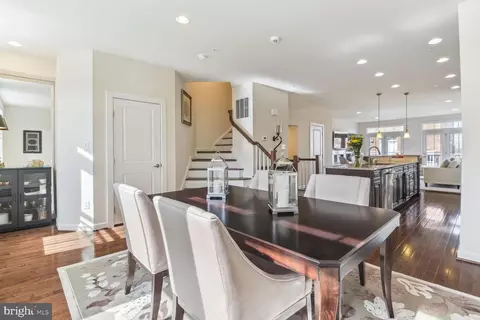 Dining - 433 Hydrangea Pl, Gaithersburg, MD 20878 photo 2 of 2
