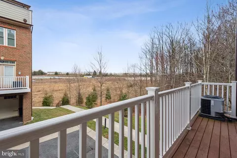 Exterior - 433 Hydrangea Pl, Gaithersburg, MD 20878 photo 3 of 11