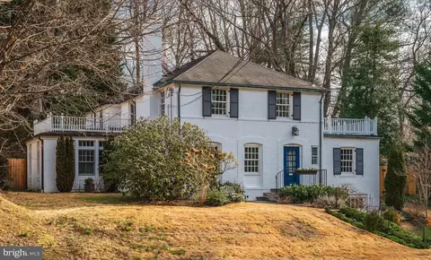 4901 Brookeway Dr, Bethesda, MD 20816