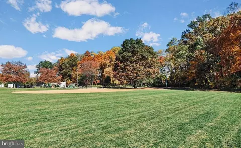 Exterior - 1291 Elm Grove Cir, Silver Spring, MD 20905 photo 5 of 12