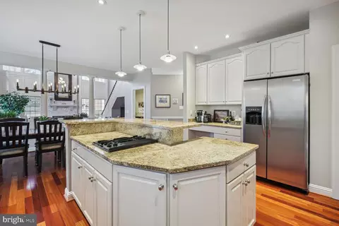 Kitchen - 10 Maplecrest Ct, Potomac, MD 20854 photo 3 of 6