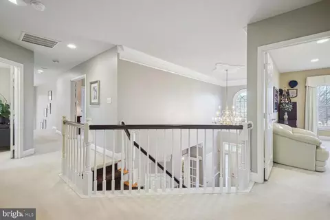 Entry Way - 10 Maplecrest Ct, Potomac, MD 20854 photo 6 of 8