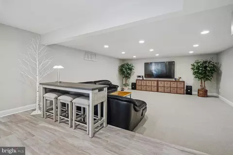 Dining - 10 Maplecrest Ct, Potomac, MD 20854 photo 11 of 11