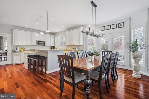 Dining - 10 Maplecrest Ct, Potomac, MD 20854 photo 2 of 11