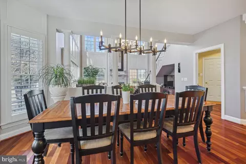 Dining - 10 Maplecrest Ct, Potomac, MD 20854 photo 4 of 11