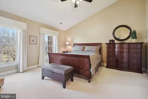 Bedroom - 10 Maplecrest Ct, Potomac, MD 20854 photo 1 of 9