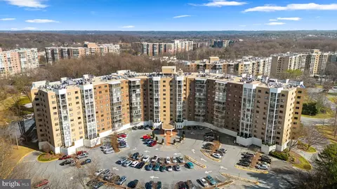 15100 Interlachen Dr #4-702, Silver Spring, MD 20906