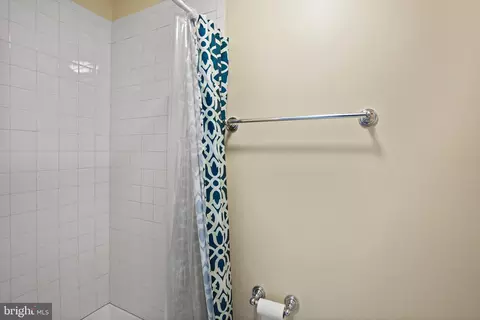 Bath - 1301 Twig Ter, Silver Spring, MD 20905 photo 3 of 5