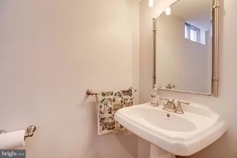 Bath - 10501 Tenbrook Dr, Silver Spring, MD 20901 photo 2 of 2