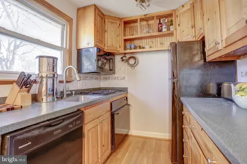 Kitchen - 10501 Tenbrook Dr, Silver Spring, MD 20901 photo 3 of 3