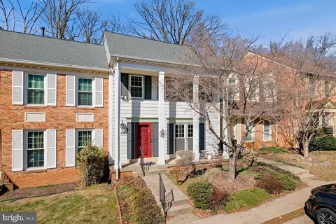 12218 Tildenwood Dr, Rockville, MD 20852