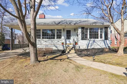 9405 Balfour Dr, Bethesda, MD 20814