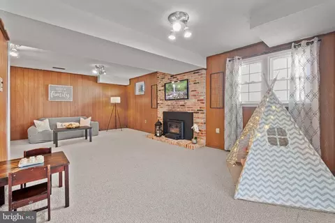 Living - 13201 Collingwood Ter, Silver Spring, MD 20904 photo 7 of 9