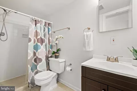 Bath - 13201 Collingwood Ter, Silver Spring, MD 20904 photo 6 of 6