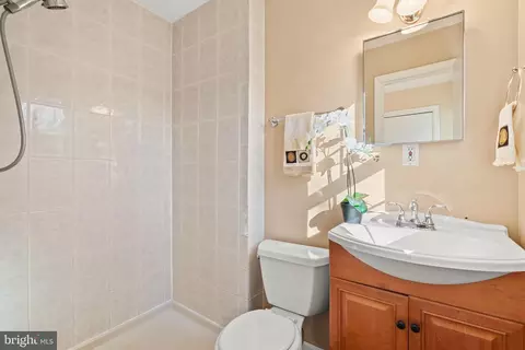 Bath - 13201 Collingwood Ter, Silver Spring, MD 20904 photo 3 of 6
