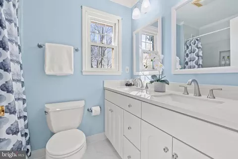 Bath - 13201 Collingwood Ter, Silver Spring, MD 20904 photo 4 of 6