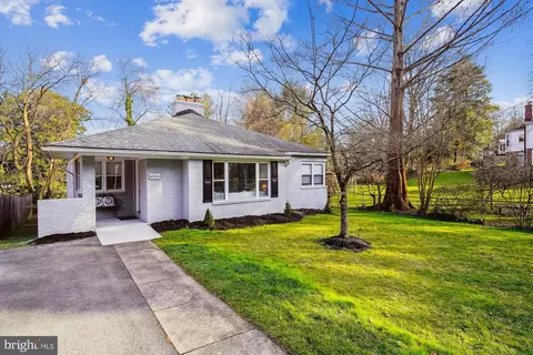 10311 Freeman Pl, Kensington, MD 20895