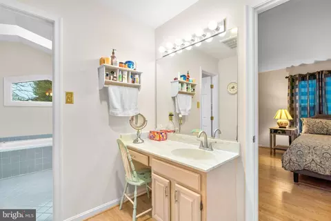 Bath - 17110 Fitzroy Way, Olney, MD 20832 photo 6 of 7