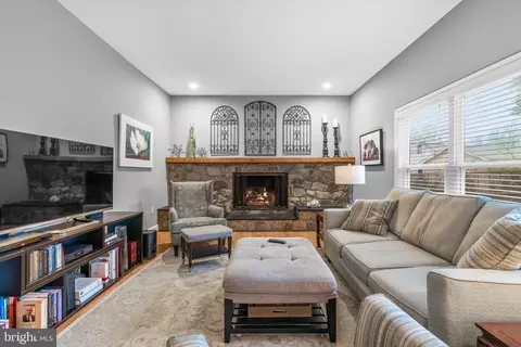 Living - 17110 Fitzroy Way, Olney, MD 20832 photo 4 of 4