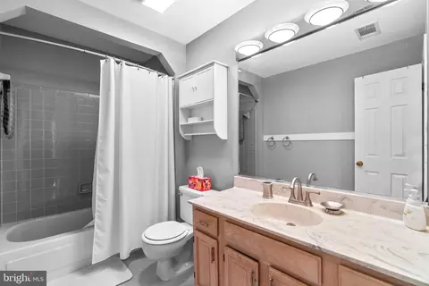 Bath - 17110 Fitzroy Way, Olney, MD 20832 photo 7 of 7