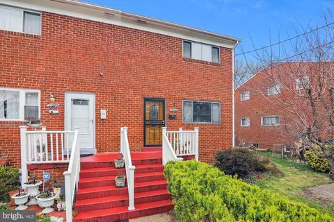Exterior - 11902 Dalewood Dr, Silver Spring, MD 20902 photo 5 of 13