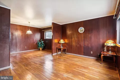 Entry Way - 11902 Dalewood Dr, Silver Spring, MD 20902 photo 2 of 6