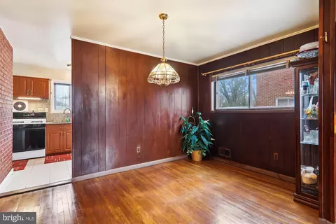 Entry Way - 11902 Dalewood Dr, Silver Spring, MD 20902 photo 5 of 6